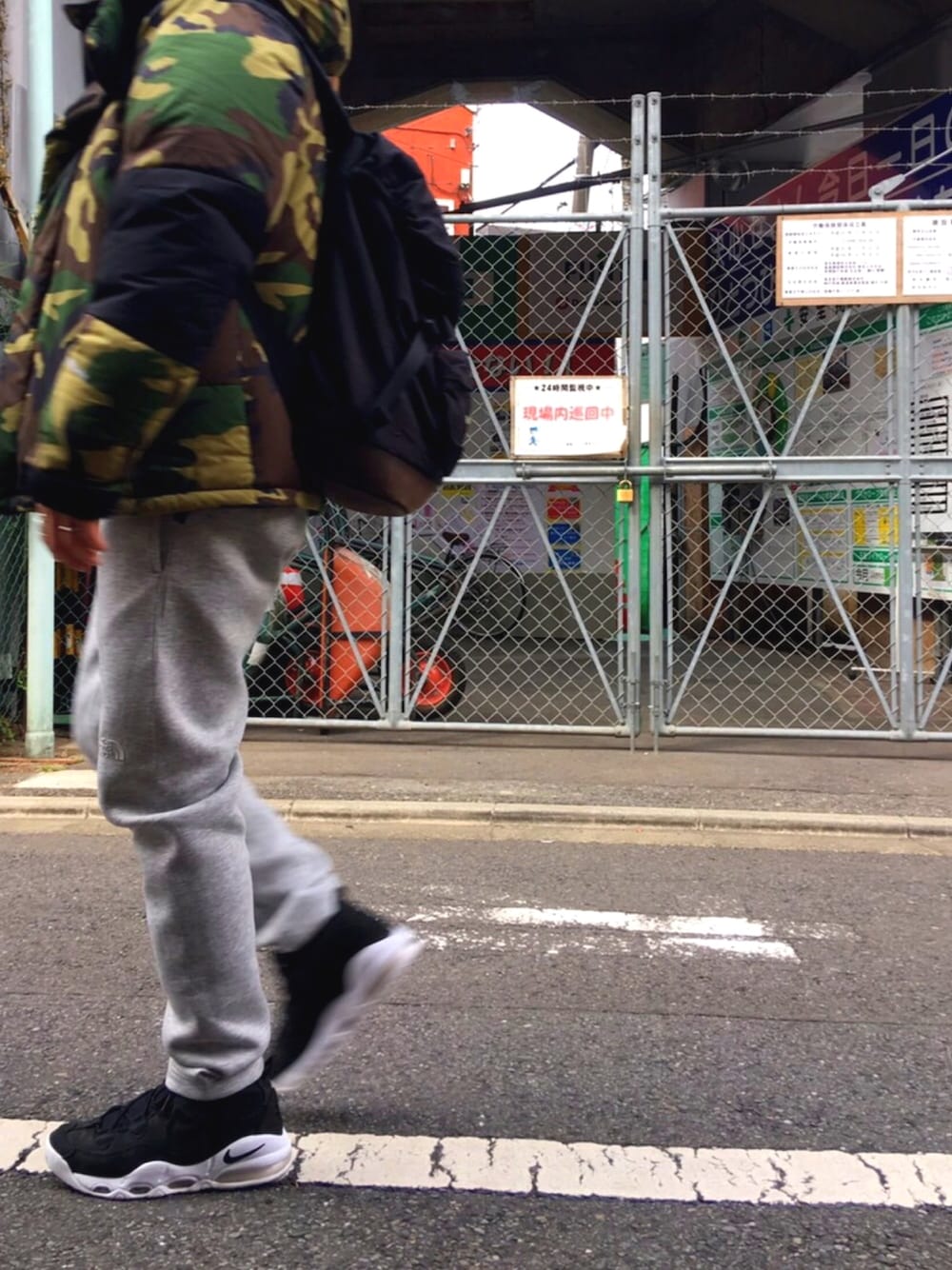 「ダウンジャケット、THE NORTH FACE、TENDERLOIN、NIKE、LARRY SMITH、Baltro Light Jacket、スウェットパンツ、スニーカー、バルトロライトジャケット」｜「THE NORTH FACEのザ・ノースフェイス / ノベルティバルトロライトジャケット(ユニセックス）（ダウンジャケット/コート、その他）」を使った、1985さん（メンズ・170cm）の冬コーディネートの1枚目の写真