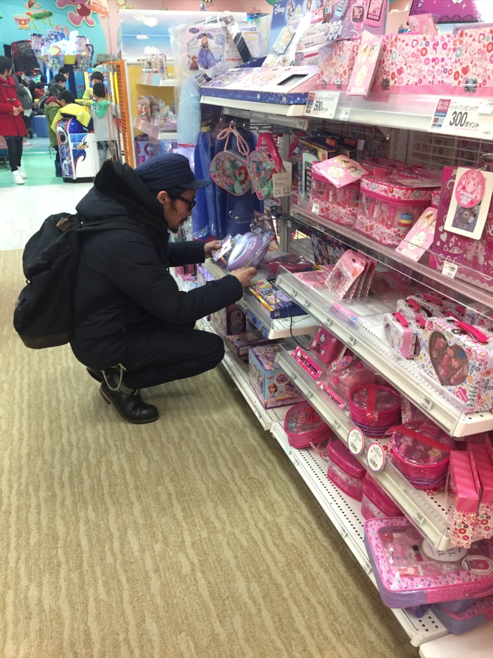 「TENDERLOIN、テンダーロイン、NEIGHBORHOOD、ネイバーフッド、Redwing、レッドウィング、エンジニアブーツ、プリキュア」｜「TENDERLOINのアイテム（バックパック/リュック、ブラック系）」を使った、1985さん（メンズ・170cm）の冬コーディネートの1枚目の写真