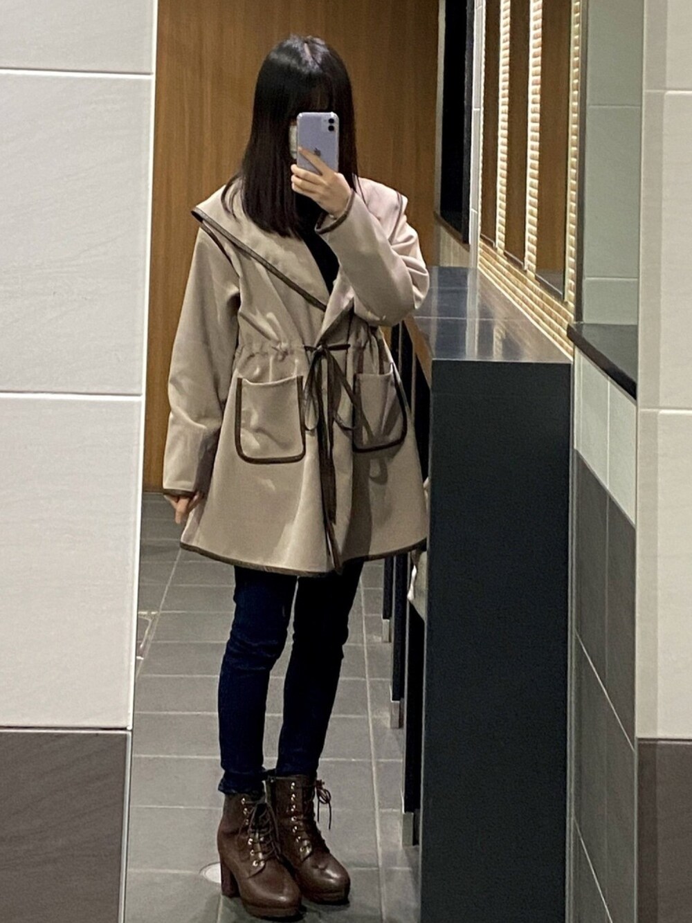 「今日のコーデ、オトナ女子、春コーデ、パイピングコート、お洒落さんとつながりたい、シンプル、大人カジュアル」｜「one after another NICE CLAUPのパイピングコート（ダウンジャケット/コート、ブラウン系）」を使った、miiさん（レディース・157cm）の春コーディネートの1枚目の写真
