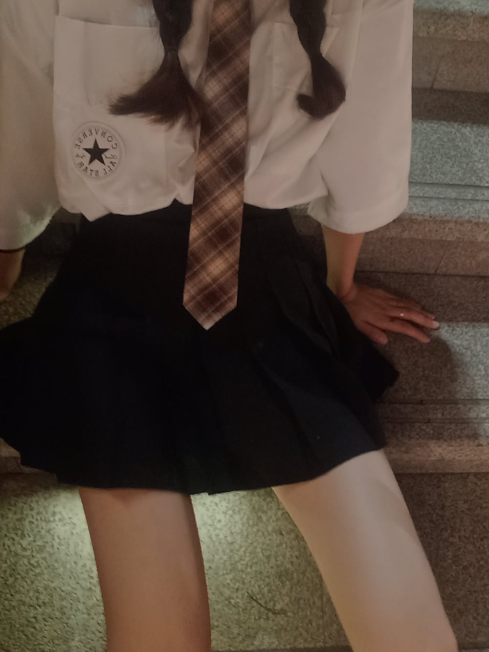 「CONVERSEのアイテム（シャツ/ブラウス、ホワイト系）」を使った、awsllllllさん（レディース・162cm）の夏コーディネートの1枚目の写真