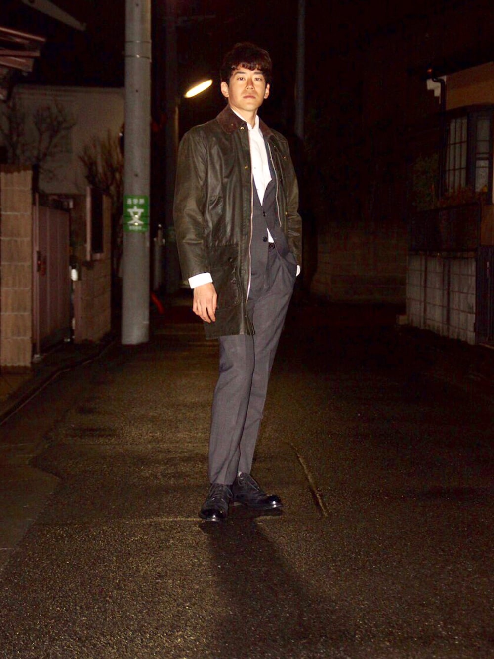 「初売りセールで買いました2019、シンプル、barbour、セットアップ、ブーツ、おしゃれさんと繋がりたい、古着、冬、革靴、大人カジュアル」｜「Barbourのアイテム（ブルゾン、グリーン系）」を使った、はりゐさん（メンズ・175cm）の冬コーディネートの1枚目の写真