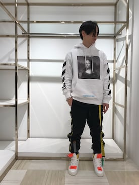 「off white（オフホワイト）のアイテム（パンツ）」を使った、fujisakiさん（メンズ・172cm）の冬コーディネート