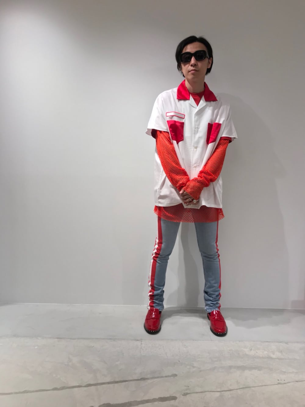 「DISCOVERED、18AW PRE CO」｜「DISCOVEREDのDISCOVERED ボウリングシャツ（シャツ/ブラウス、ホワイト系）」を使った、fujisakiさん（メンズ・172cm）の春コーディネートの1枚目の写真
