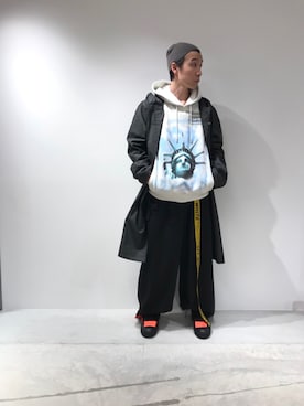 「off white（オフホワイト）のアイテム（ジャケット/アウター）」を使った、fujisakiさん（メンズ・172cm）の春コーディネート