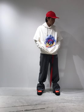 「off white（オフホワイト）のアイテム（パンツ）」を使った、fujisakiさん（メンズ・172cm）の夏コーディネート