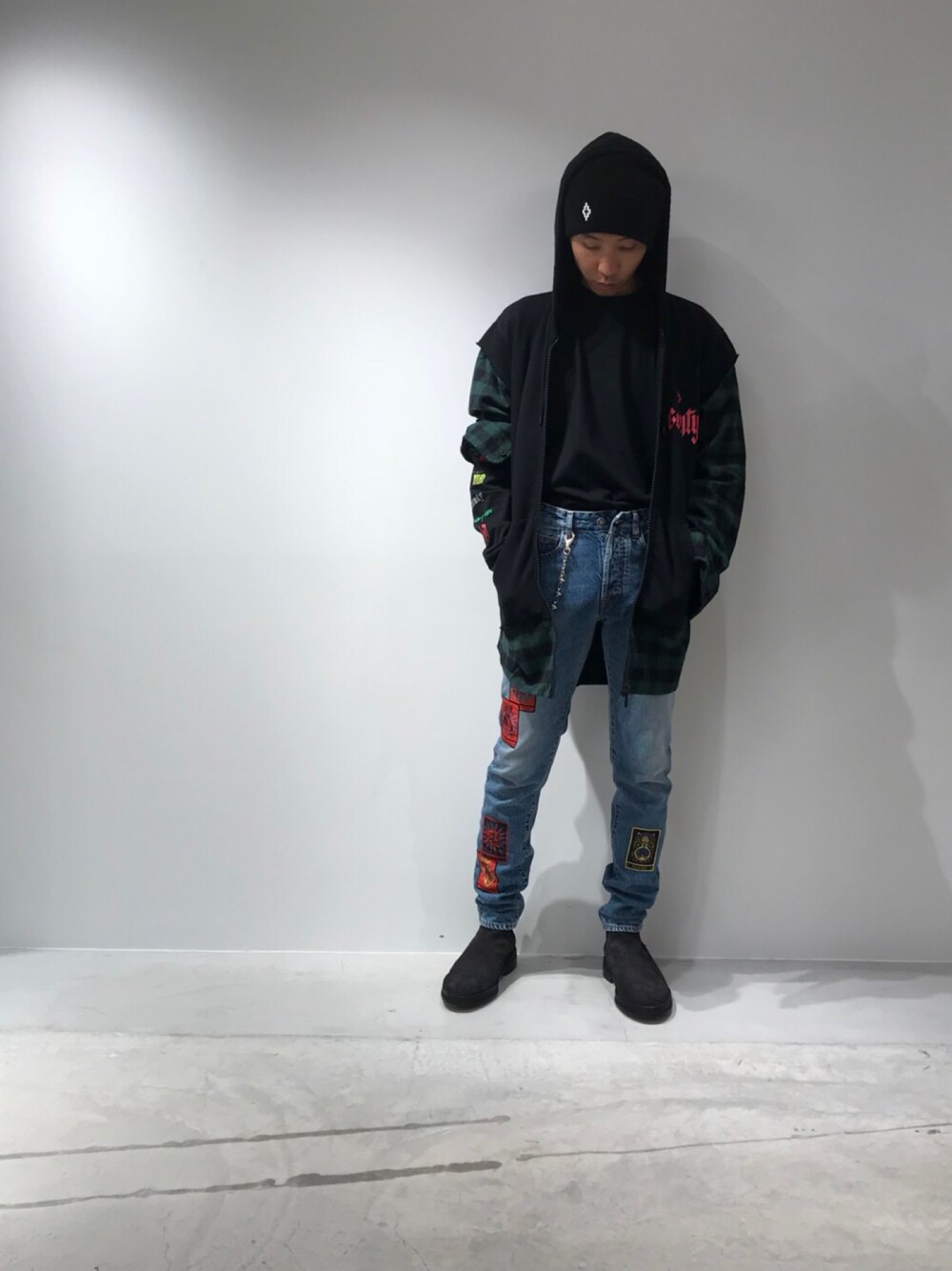 「MARCELO BURLON、2018ＡＷ」｜「Yeezyのアイテム（ブーツ、ブラック系）」を使った、fujisakiさん（メンズ・172cm）の夏コーディネートの1枚目の写真