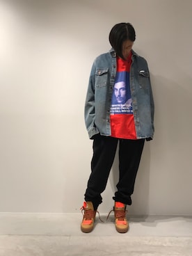 「off white（オフホワイト）のアイテム（パンツ）」を使った、fujisakiさん（メンズ・172cm）の秋コーディネート