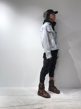 「Yeezy（イージー）のアイテム」を使った、fujisakiさん（メンズ・172cm）の秋コーディネート
