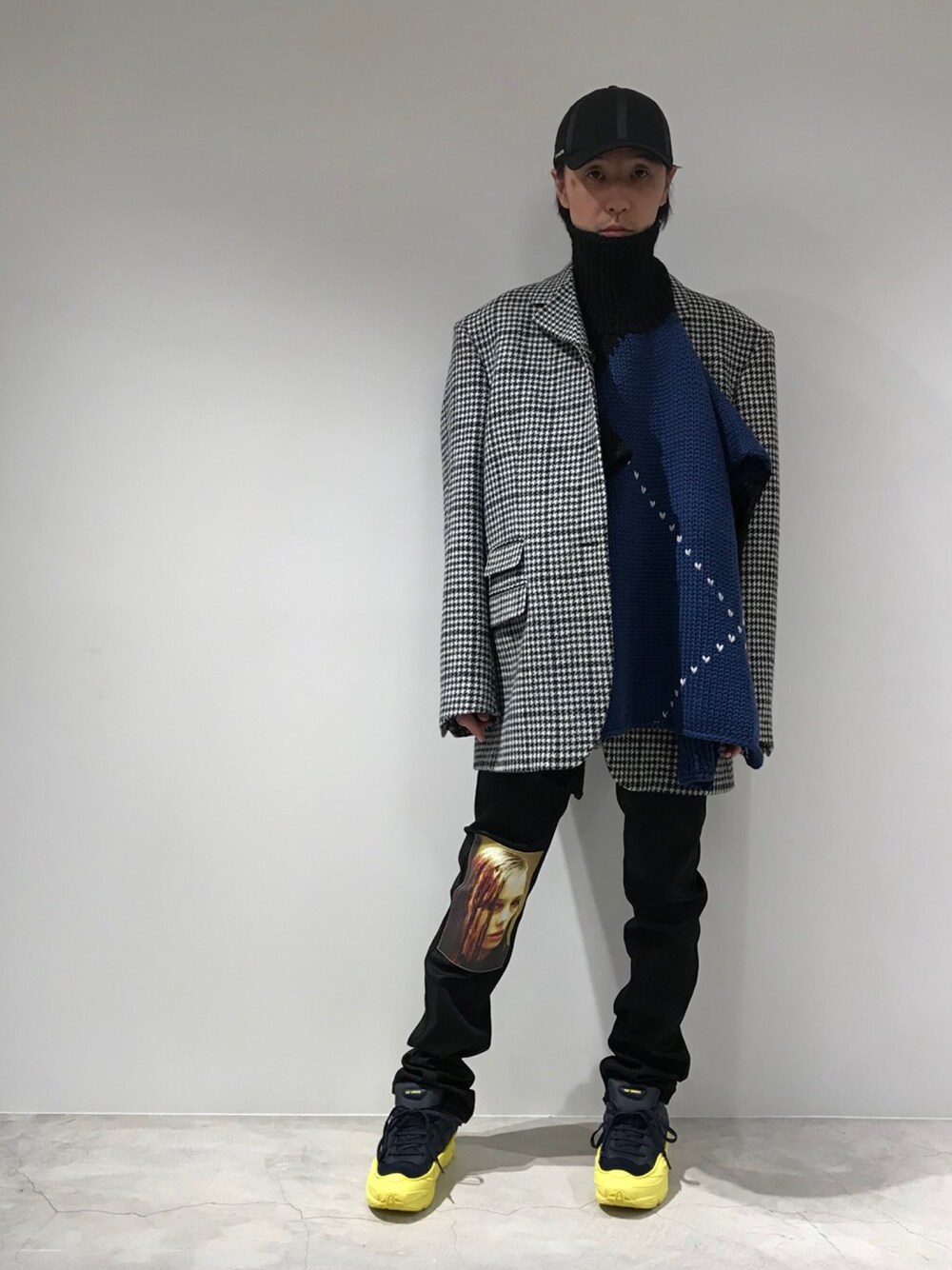 「RAF SIMONSのアイテム（ジャケット/アウター、グレー系）」を使った、fujisakiさん（メンズ・172cm）の秋コーディネートの1枚目の写真