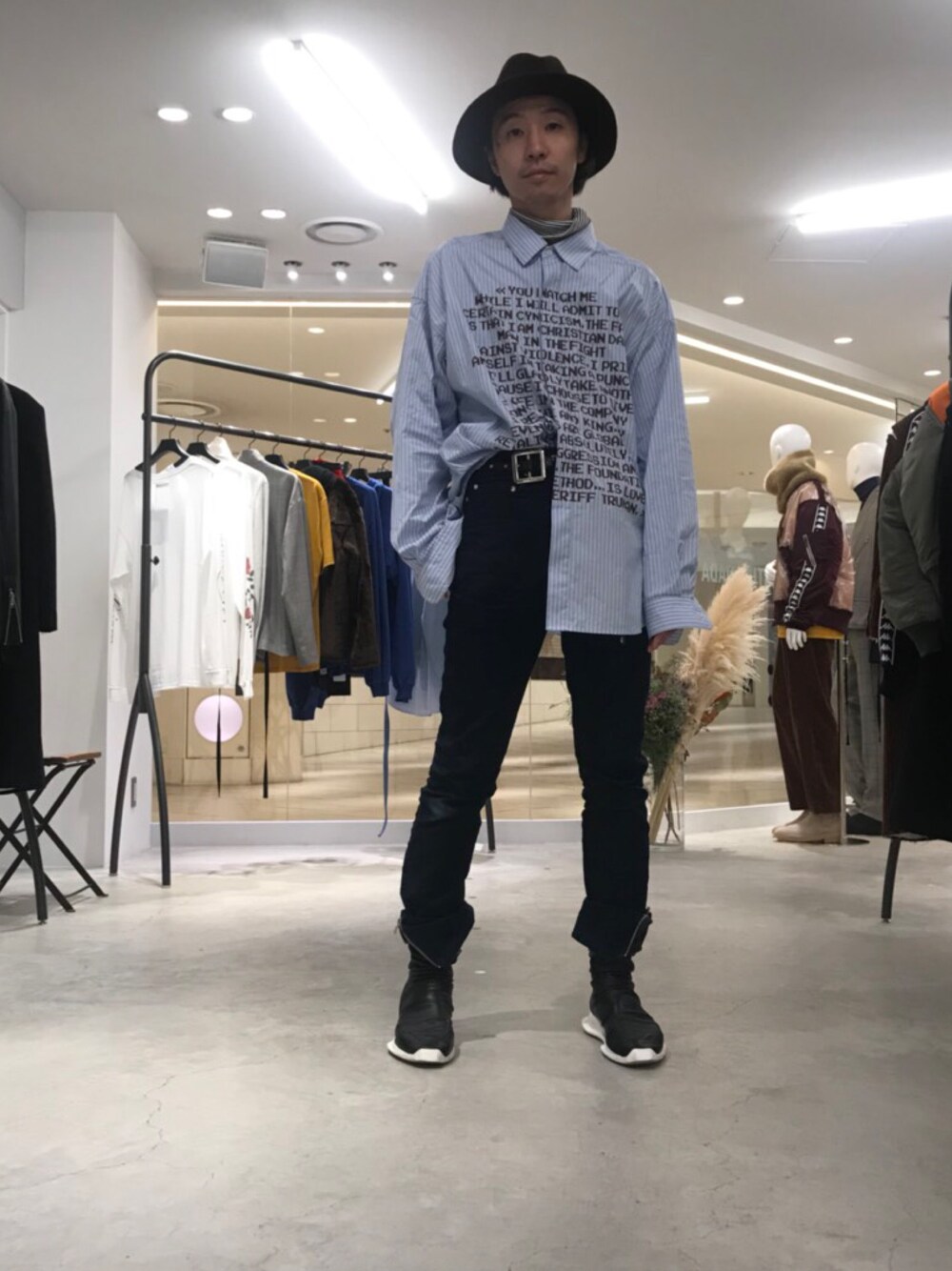 「CHRISTIAN DADA、popupshop、11/3-11/18」｜「CHRISTIAN DADAのアイテム（シャツ/ブラウス、ブルー系）」を使った、fujisakiさん（メンズ・172cm）の秋コーディネートの1枚目の写真