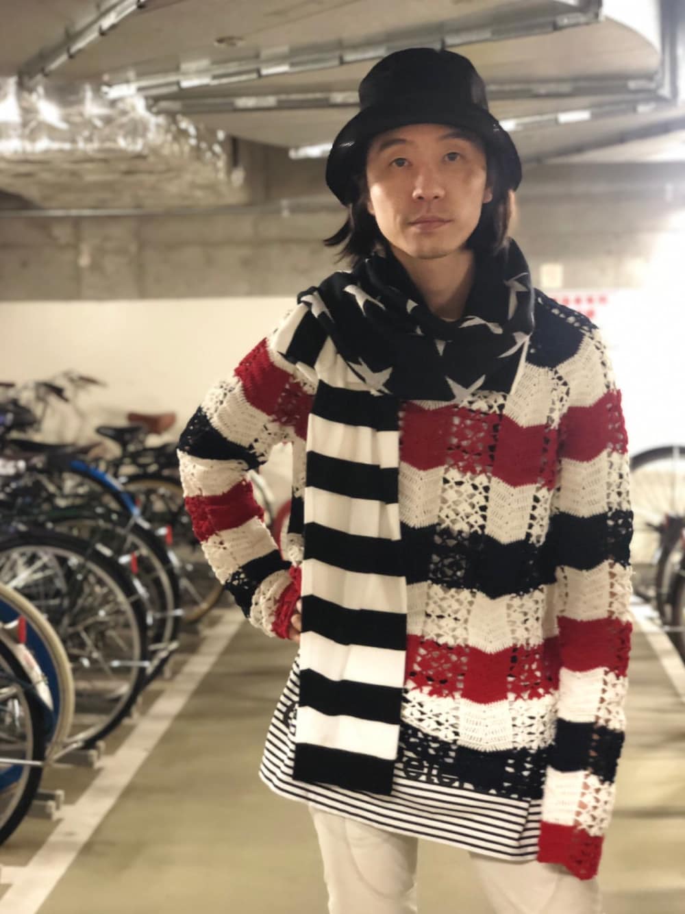 「TAKAHIROMIYASHITA The SoloIst. 、19ss」｜「KIJIMA TAKAYUKIのKIJIMA TAKAYUKI バケットハット（ハット、ブラック系）」を使った、fujisakiさん（メンズ・172cm）の春コーディネートの1枚目の写真