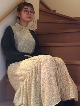 「小花柄ワンピース」｜「アイテム（ニット/セーター）」を使った、けいさん（レディース・155cm）の春コーディネート