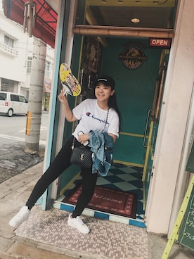 「UNIQLO（ユニクロ）のWOMEN ウルトラストレッチジーンズ（デニムパンツ）」を使った、yuliy:✴︎さん（レディース・165cm）の夏コーディネート