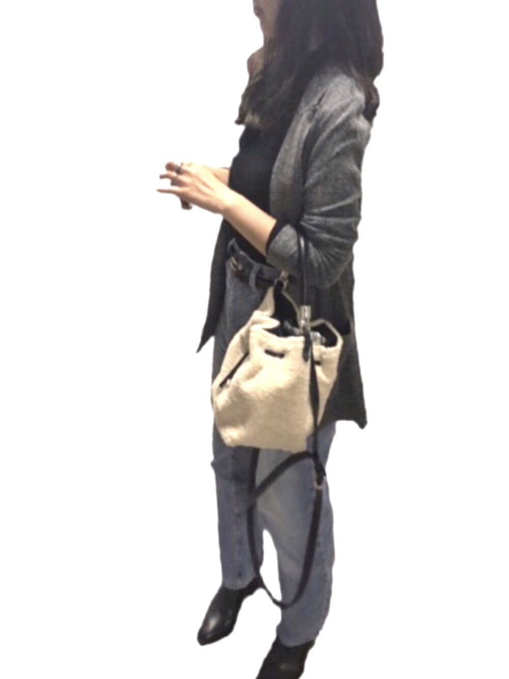 「シンプルおしゃれが好き、シンプルコーデ、黒、秋冬、タートルネック、ZARA、H&M、ジャケット、ハイウエスト」｜「ZARAのアイテム（バッグ、ホワイト系）」を使った、Mipahinaさん（レディース・156cm）の秋コーディネートの1枚目の写真