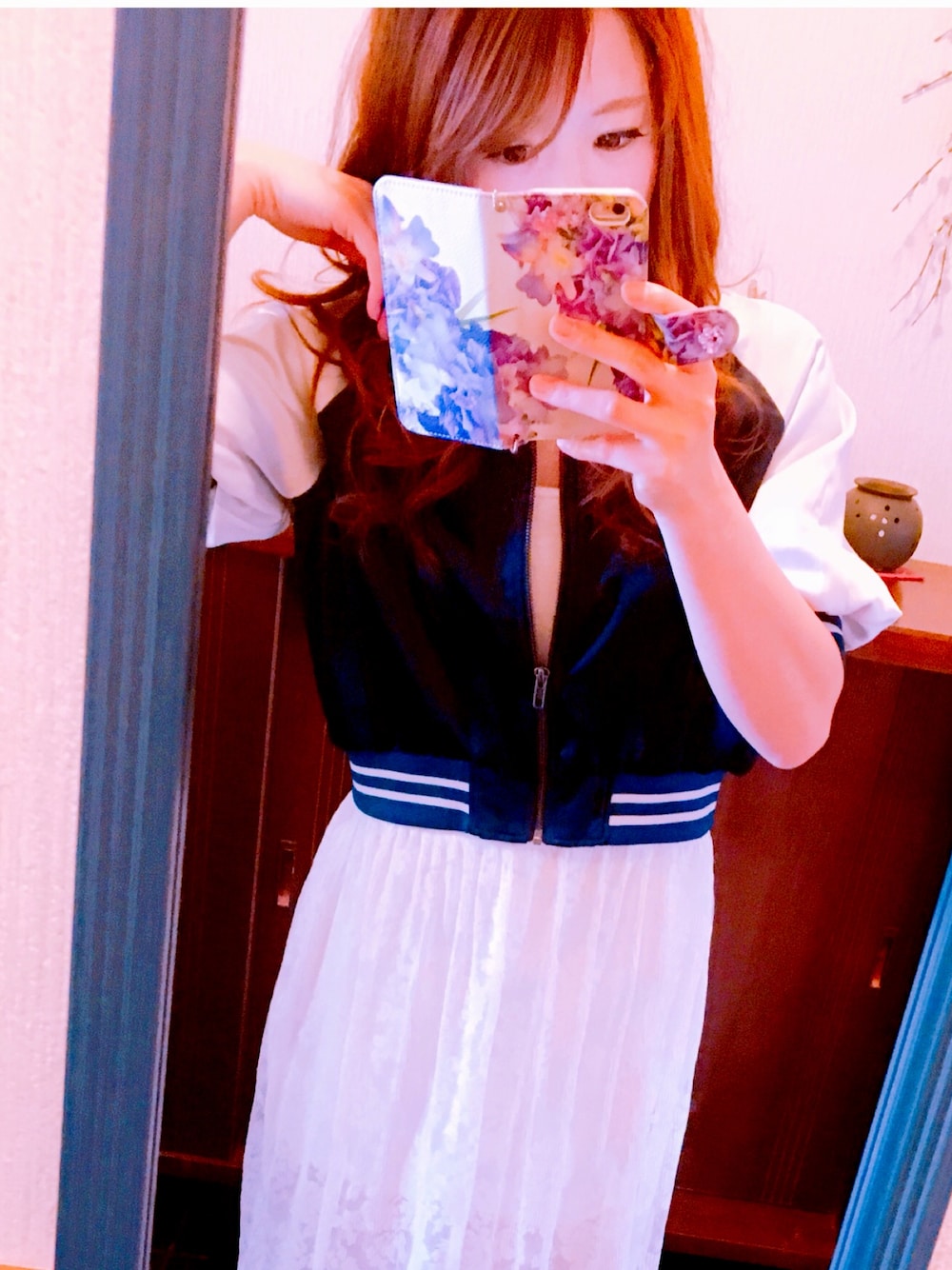 「休日スタイル、はるコーデ、お洒落さんとつながりたい、春コーデ、ootd、ワンピース×スニーカー、レース、スカジャン、スカジャン女子、ヤンキー感」｜「GYDAのハーフスリーブスタジャン（スタジャン、ブルー系）」を使った、chikaさん（レディース・165cm）の春コーディネートの1枚目の写真