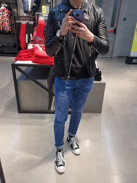 「PULL&BEAR（プルアンドベア）のアイテム（デニムパンツ）」を使った、Ryan SOさん（メンズ・182cm）の冬コーディネート