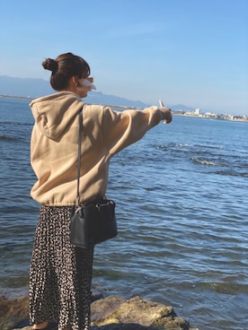 「titivate（ティティベイト）のアイテム（パーカー）」を使った、mimi♥さん（レディース・157cm）の秋コーディネート