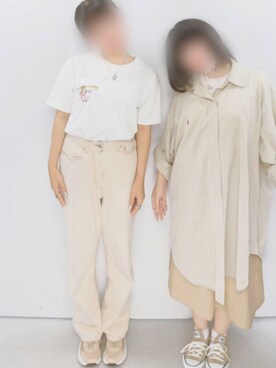 「CONVERSE（コンバース）のアイテム（スニーカー、ベージュ系）」を使った、saaakさん（レディース）の夏コーディネート