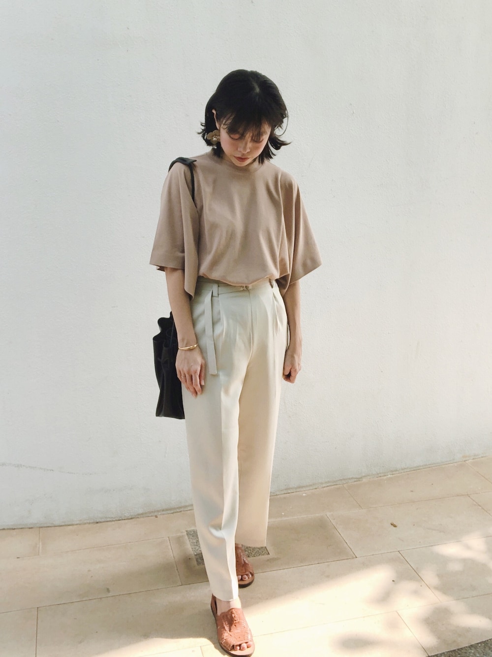 「ootd」｜「CHAMULAのアイテム（サンダル、ブラウン系）」を使った、Chine Chenさん（レディース・158cm）の秋コーディネートの1枚目の写真