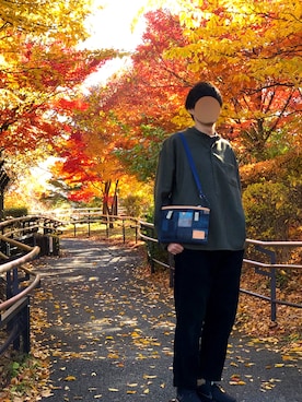 「アイテム（メッセンジャーバッグ、ブルー系）」を使った、しぐれさん（メンズ・180cm）の秋コーディネート