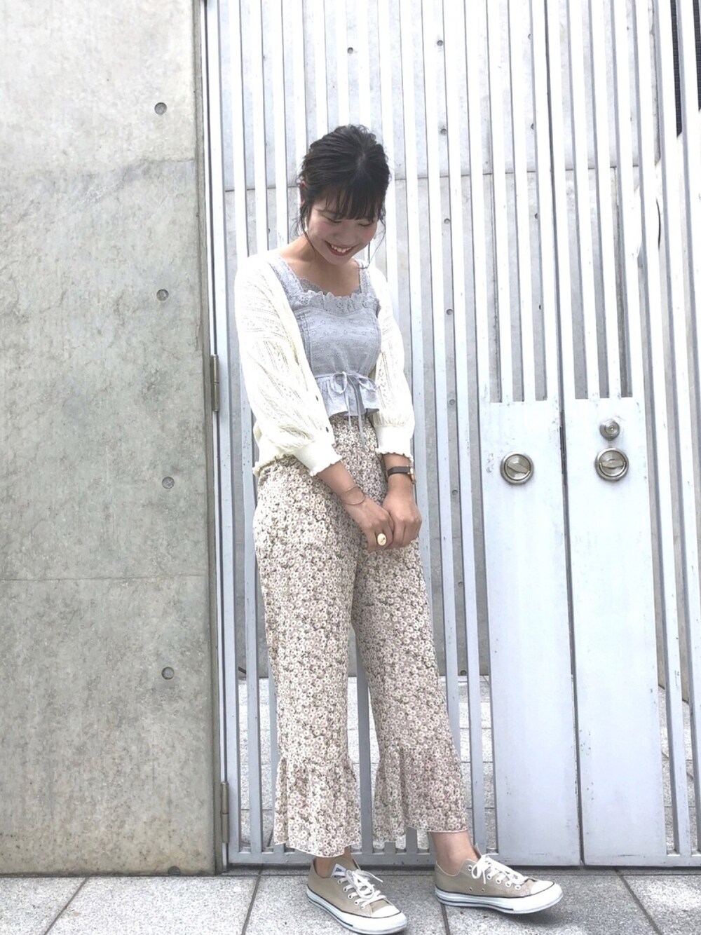 「ナイスクラップ、nice claup、one after another NICE CLAUP、カーディガン、ビスチェ、花柄、花柄パンツ、ヴィンテージ、夏コーデ、お洒落さんとつながりたい」｜「one after another NICE CLAUPのヴィンテージビスチェ（キャミソール、グリーン系）」を使った、ま つ ゆ か ◡̈*さん（レディース・166cm）の夏コーディネートの1枚目の写真