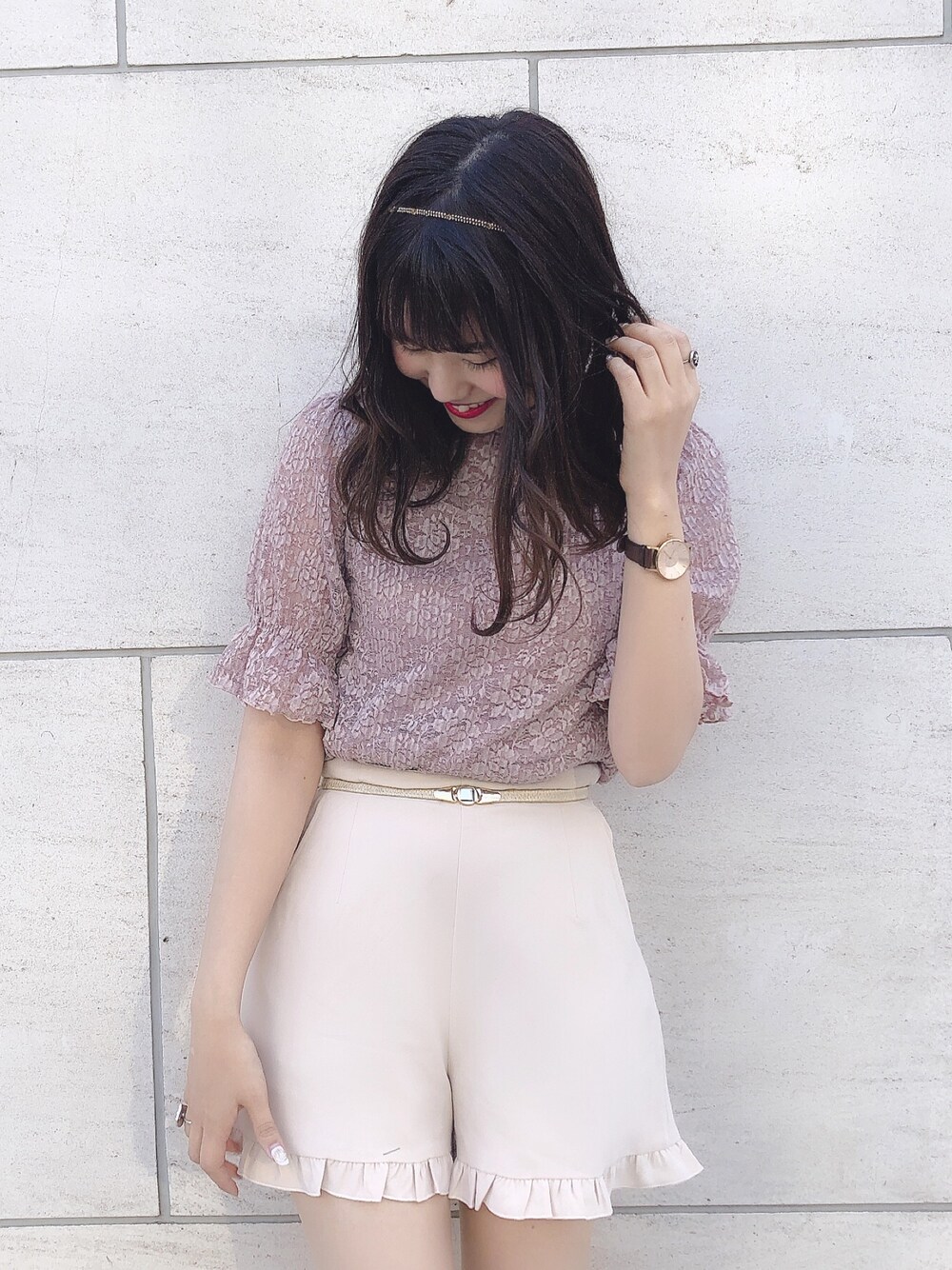 「ナイスクラップ、nice claup、one after another NICE CLAUP、春コーデ、レース、レーストップス、ショートパンツ、ショーパン、おしゃれさんと繋がりたい、大人ガーリー」｜「one after another NICE CLAUPのプリーツ加工プチハイレーストップス（Tシャツ/カットソー、オレンジ系）」を使った、ま つ ゆ か ◡̈*さん（レディース・166cm）の春コーディネートの1枚目の写真
