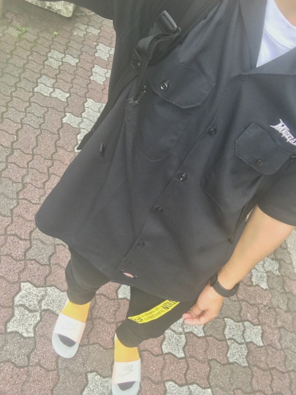 「カジュアル、カジュアルコーデ、Dickies、FR2、シャワーサンダル、ワークシャツ」｜「HANESの【Hanes/ヘインズ】ビーフィー Tシャツ BEEFY-T（Tシャツ/カットソー、ホワイト系）」を使った、ユウトさん（メンズ・176cm）の夏コーディネートの1枚目の写真