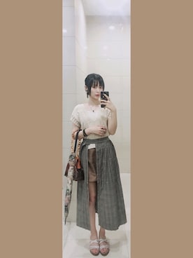「AMERI」｜「アイテム（キャミソール）」を使った、Liiiさん（レディース・160cm）の秋コーディネート