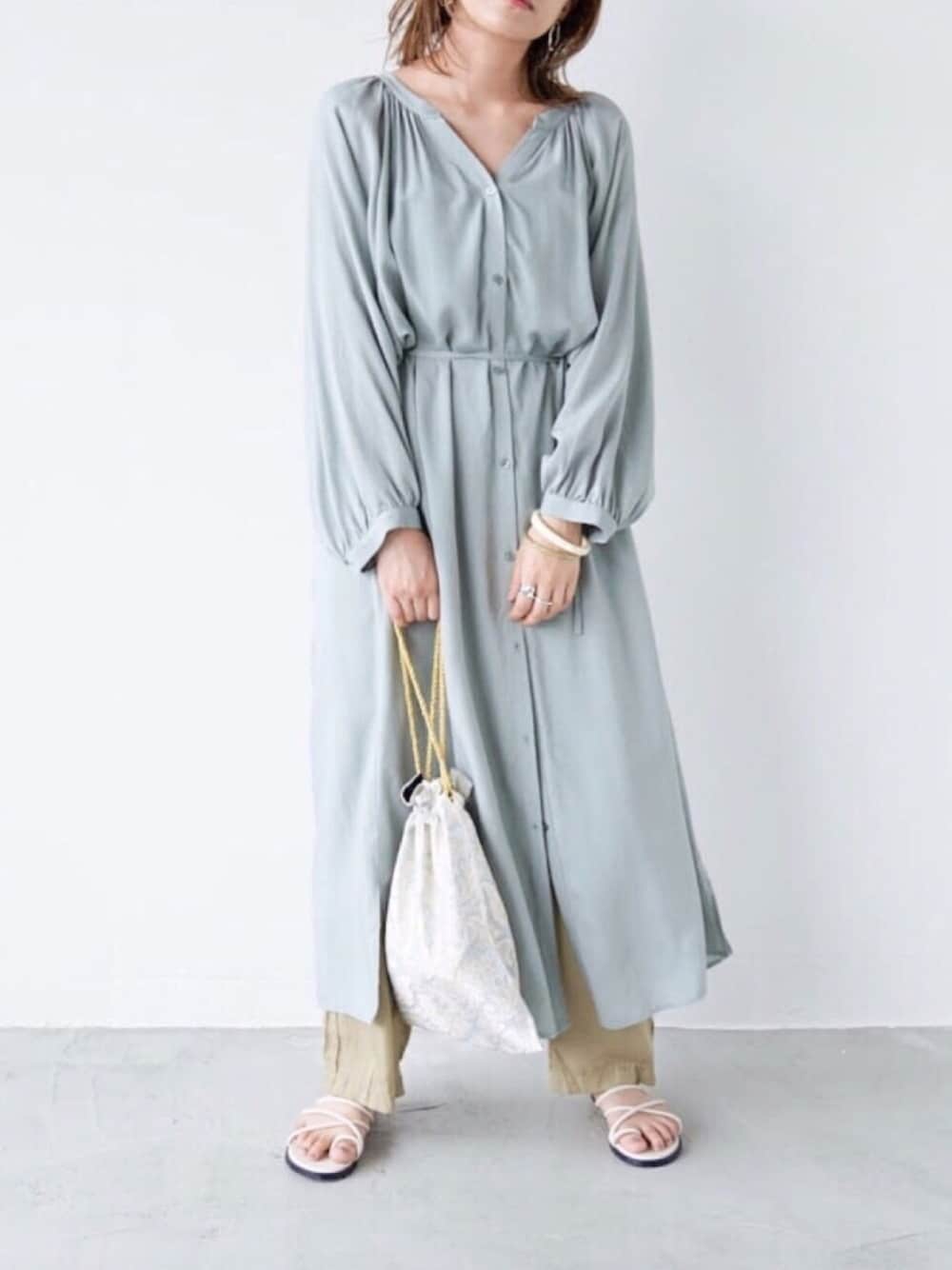 「夏、大人カジュアル、ミントグリーン、サテンパンツ、ロングワンピース、シンプルコーデ、低身長、ラクチンコーデ、低身長コーデ、155㎝コーデ」｜「Happy Johnのバックリボンロングシャツワンピース（シャツワンピース、グリーン系）」を使った、tamaruさん（レディース・155cm）の夏コーディネートの1枚目の写真