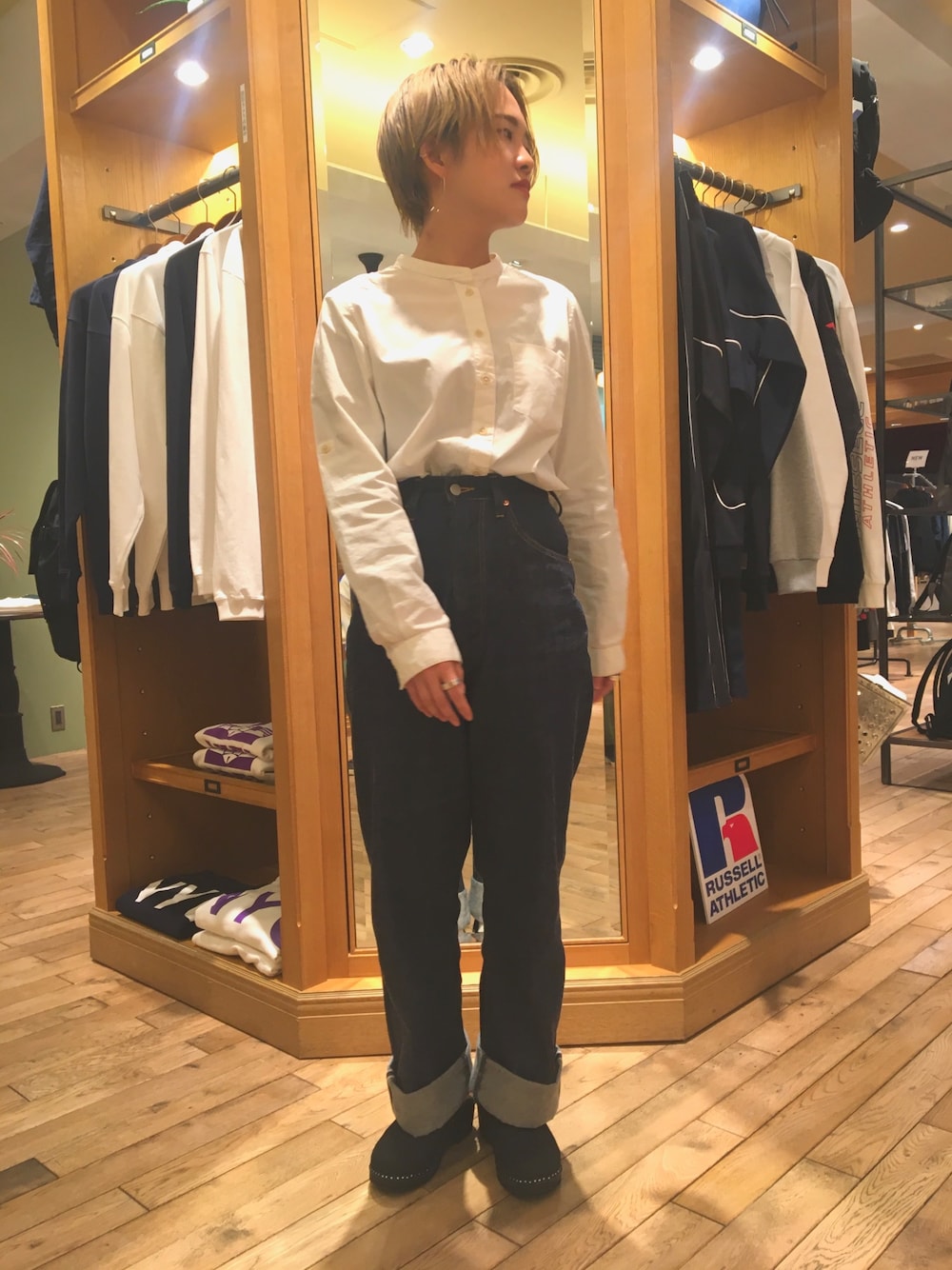 「春コーデ、デニムパンツ、大人カジュアル、シンプルコーデ、ANATOMICA、618marilyn、TROENTORP、MARGARET HOWELL」｜「MHL.のGARMENT DYE BASIC POPLIN（シャツ/ブラウス、ホワイト系）」を使った、陽さん（レディース・155cm）の春コーディネートの1枚目の写真