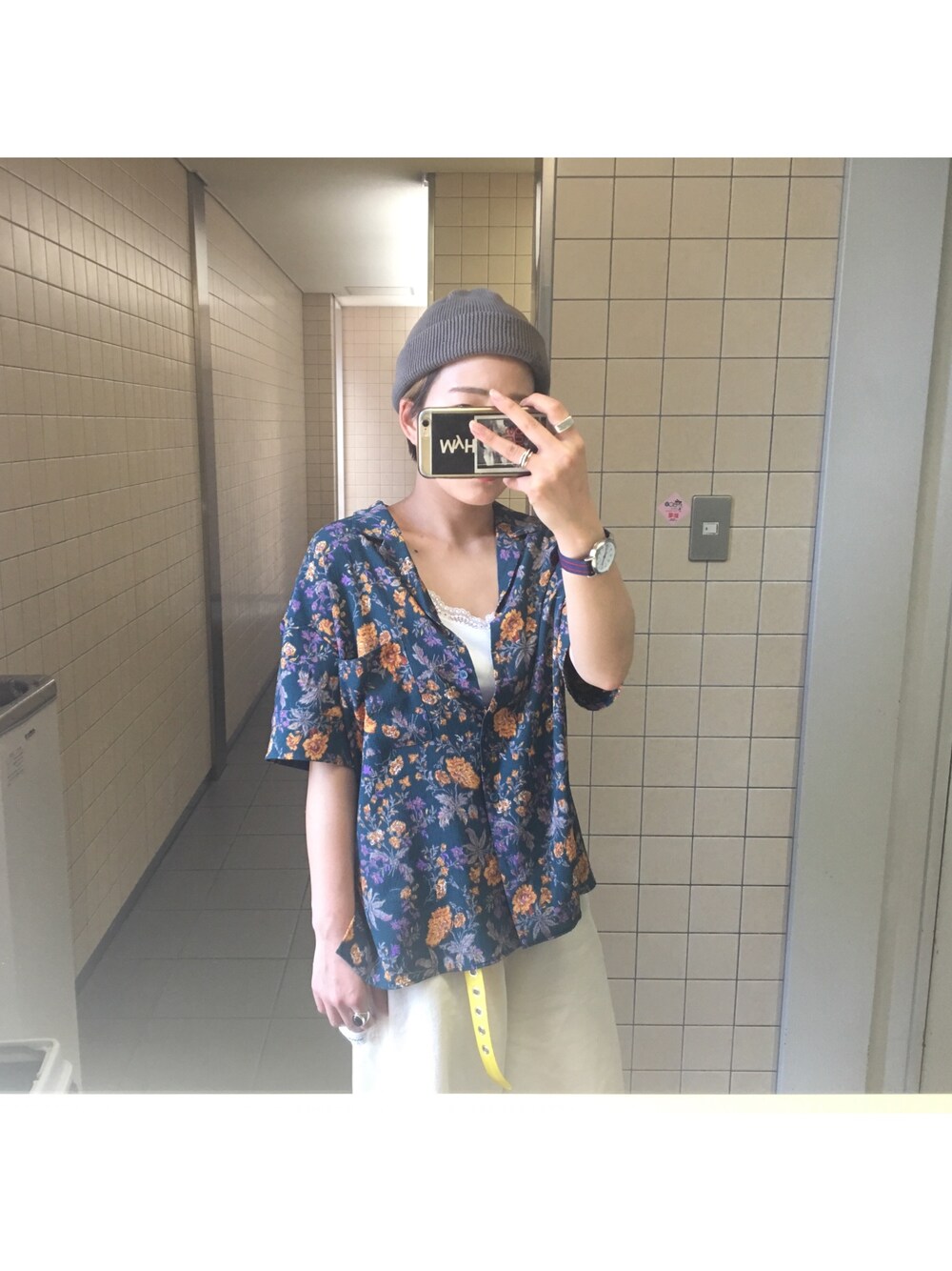 「カジュアル、デニムパンツ、夏コーデ、ストリート、crepuscule、ciaopanic、Wrangler、nessesary or unnecessary、ワイドパンツ」｜「crepusculeのcrepuscule knit cap（ニットキャップ/ビーニー、グレー系）」を使った、陽さん（レディース・155cm）の夏コーディネートの1枚目の写真
