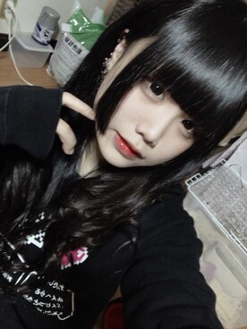 「Village Vanguard（ヴィレッジヴァンガード）のアイテム（スウェット、ブラック系）」を使った、ゆあさん（レディース・151cm）の冬コーディネート