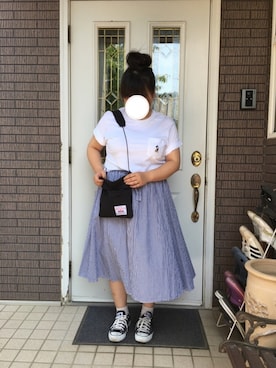 「UNIQLO（ユニクロ）の「ミッキースタンズ」ポケツキT（半袖）（Tシャツ/カットソー、ホワイト系）」を使った、まるこ○*さん（レディース・151cm）の夏コーディネート