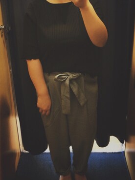 「GU（ジーユー）のアイテム（Tシャツ/カットソー、ブラック系）」を使った、まるこ○*さん（レディース・151cm）の秋コーディネート