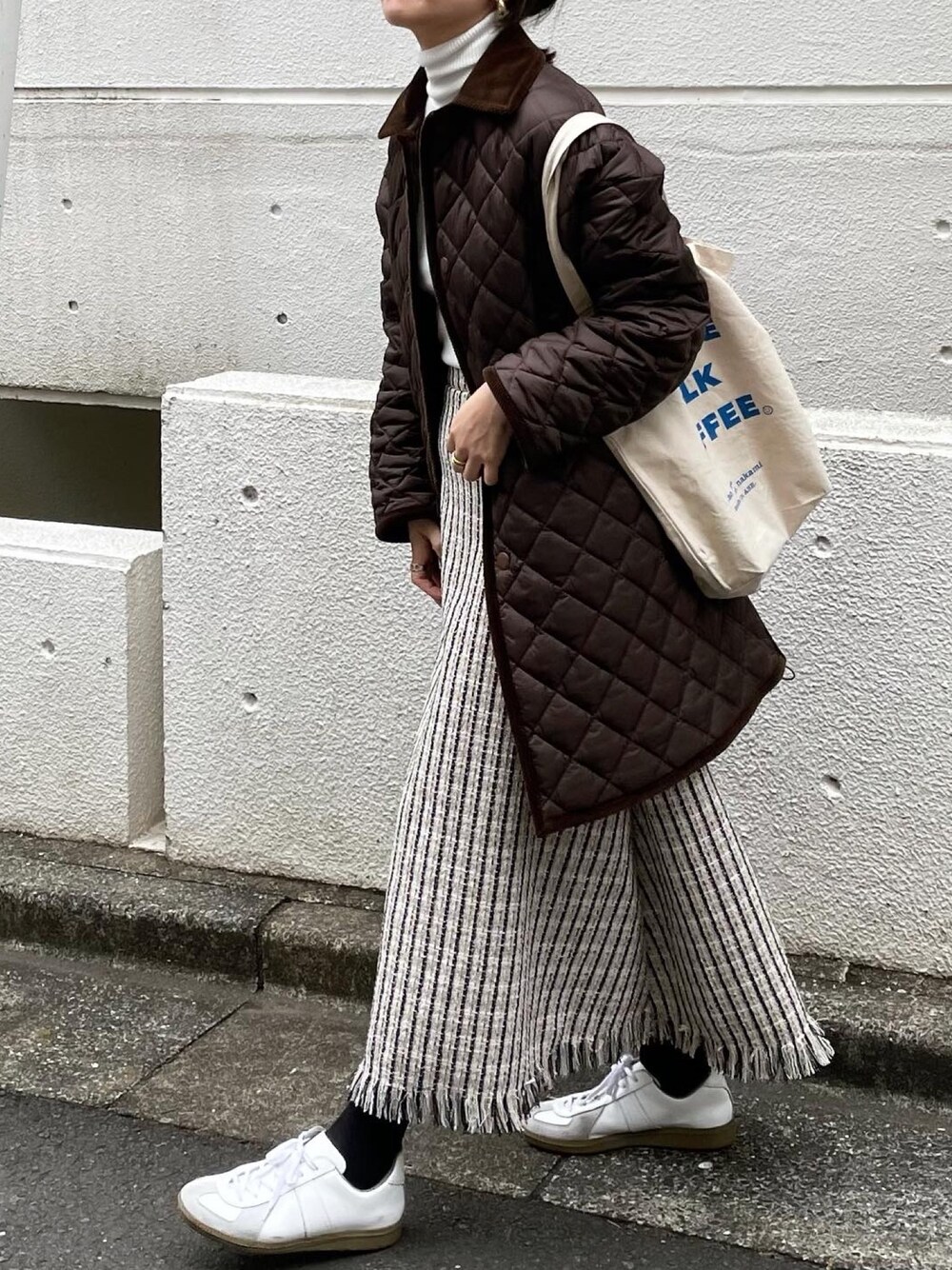 「私の推しブランド、春コーデ、シンプル、オトナ女子、ファッジ、大人かわいい、プチプラコーデ、ロングスカート」｜「deux amourのツイードフレアスカート（スカート、ホワイト系）」を使った、𝙔𝙐𝙆𝙄さん（レディース・162cm）の冬コーディネートの1枚目の写真