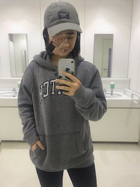 「Abercrombie&Fitch（アバークロンビーアンドフィッチ）のアイテム（スウェット）」を使った、Nagisaさん（レディース・159cm）の冬コーディネート