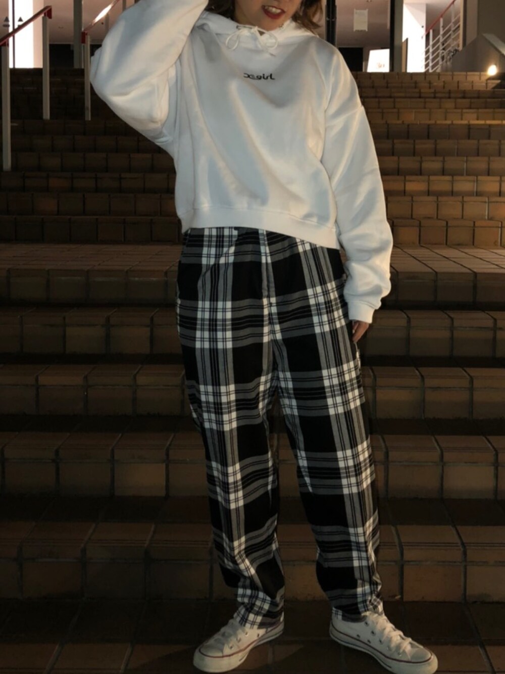 「ストリート、モノクロ」｜「GUのアイテム（パンツ、その他）」を使った、き むさん（レディース・155cm）の秋コーディネートの1枚目の写真