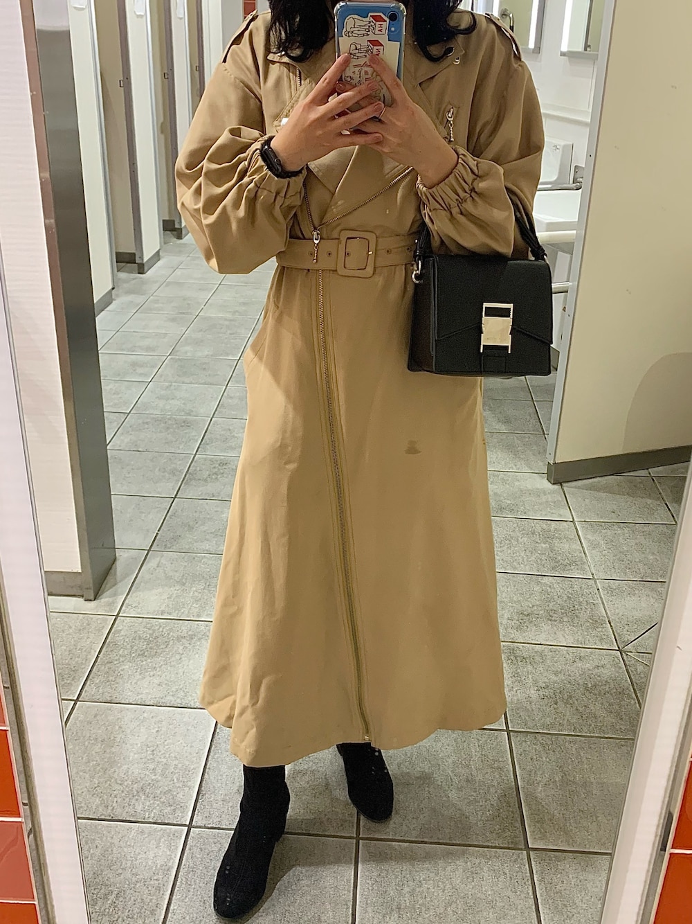 「ユニクロ」｜「jouetieのライダース2WAYワンピース（ワンピース、ベージュ系）」を使った、き むさん（レディース・155cm）の秋コーディネートの1枚目の写真