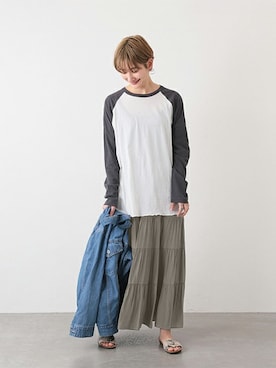 「ラグランTシャツ」｜「アイテム（デニムジャケット）」を使った、Fujiwara Shokoさん（レディース・162cm）の冬コーディネート