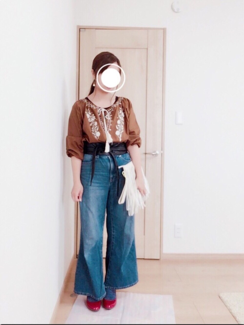 「大人カジュアル、春コーデ、刺繍ブラウス、GU、プチプラ、チビーズ✳︎、アダルトおカワたん部、ワイドパンツ、刺繍」｜「groveの刺繍ペザントブラウス（シャツ/ブラウス、ブラウン系）」を使った、harumioさん（レディース・151cm）の春コーディネートの1枚目の写真