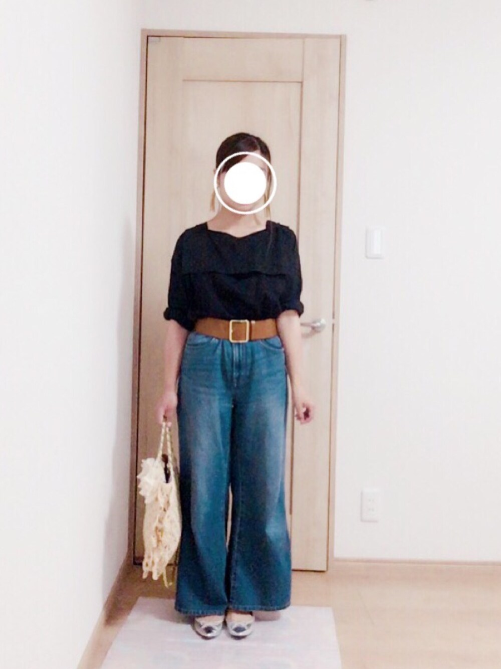 「シンプルコーデ、オトナカジュアル、ワイドパンツ、GU、バレエシューズ、プチプラ、アダルトおカワたん部、チビーズ✳︎」｜「Samansa Mos2の綿麻バイオ前セーラーブラウス（シャツ/ブラウス、ブラック系）」を使った、harumioさん（レディース・151cm）の春コーディネートの1枚目の写真
