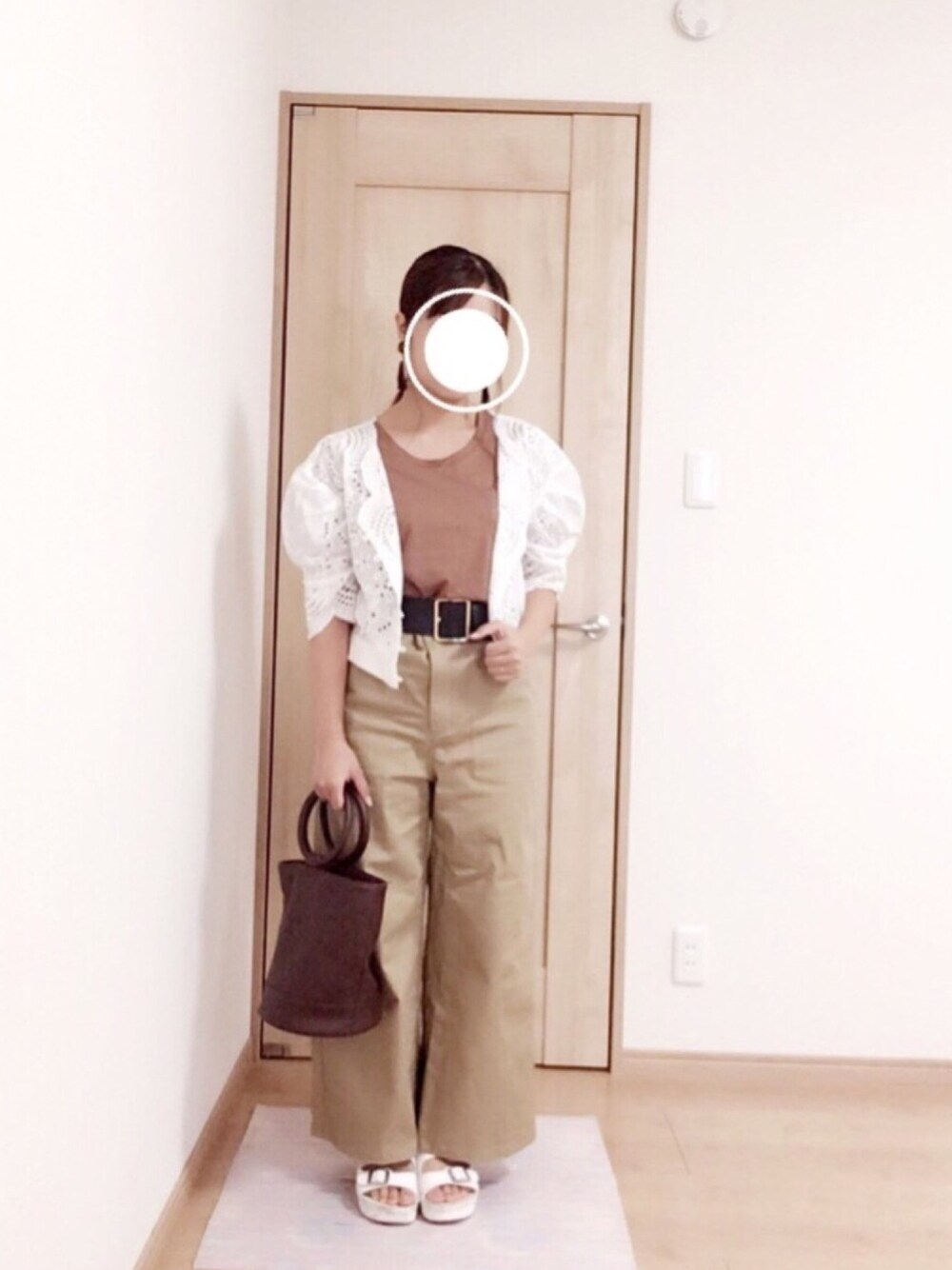 「スカラップ、GU、ワイドパンツ、プチプラ、ベイカーパンツ、秋色、チビーズ✳︎、アダルトおカワたん部、低身長、アースカラー」｜「GUのアイテム（Tシャツ/カットソー、ブラウン系）」を使った、harumioさん（レディース・151cm）の秋コーディネートの1枚目の写真