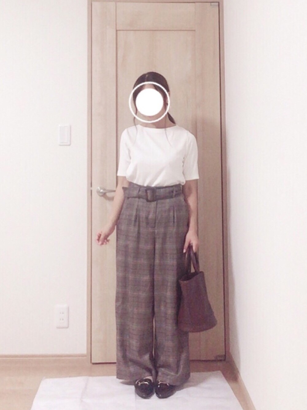 「チェックパンツ、ワイドパンツ、UNIQLO、オトナカジュアル」｜「しまむらのアイテム（パンツ、ブラウン系）」を使った、harumioさん（レディース・151cm）の秋コーディネートの1枚目の写真