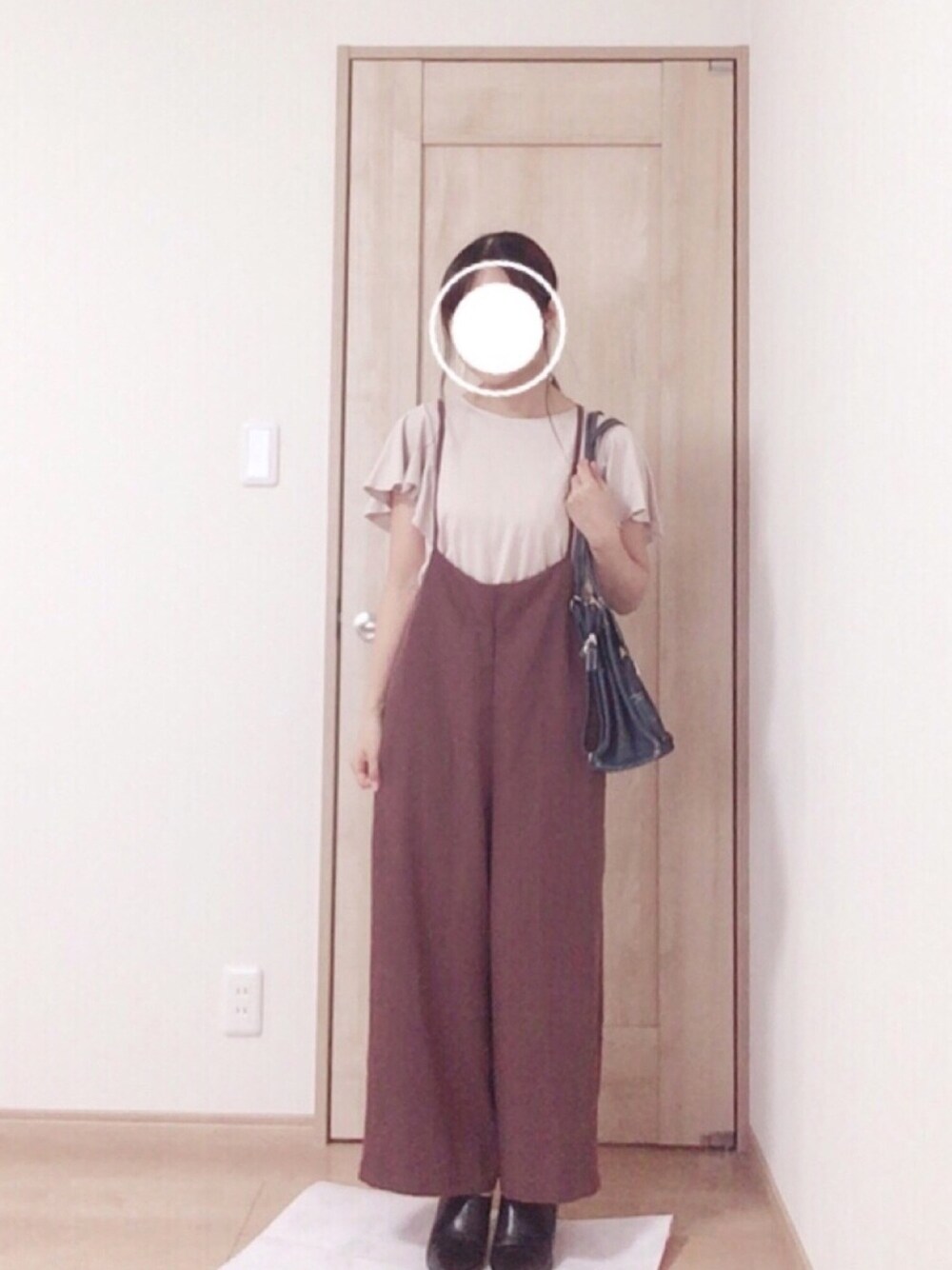 「サロペット、GU、UNIQLO、プチプラ、カジュアル、ワントーンコーデ、低身長、オールインワン」｜「GUのアイテム（オールインワン・サロペット、ブラウン系）」を使った、harumioさん（レディース・151cm）の秋コーディネートの1枚目の写真