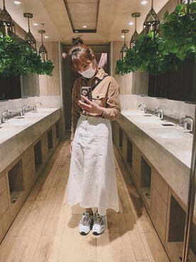 「Bershka（ベルシュカ）のアイテム（シャツ/ブラウス、ブラウン系）」を使った、TSZINGさん（レディース）の春コーディネート