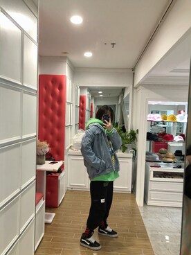 「SWANS（スワンズ）のアイテム」を使った、名妓动京都さん（レディース・161cm）の秋コーディネート