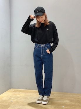 「Lee（リー）の【別注】Lee×earth BuddyLeeロンT ＊（Tシャツ/カットソー、ブラック系）」を使った、なつみさん（レディース・164cm）の秋コーディネート