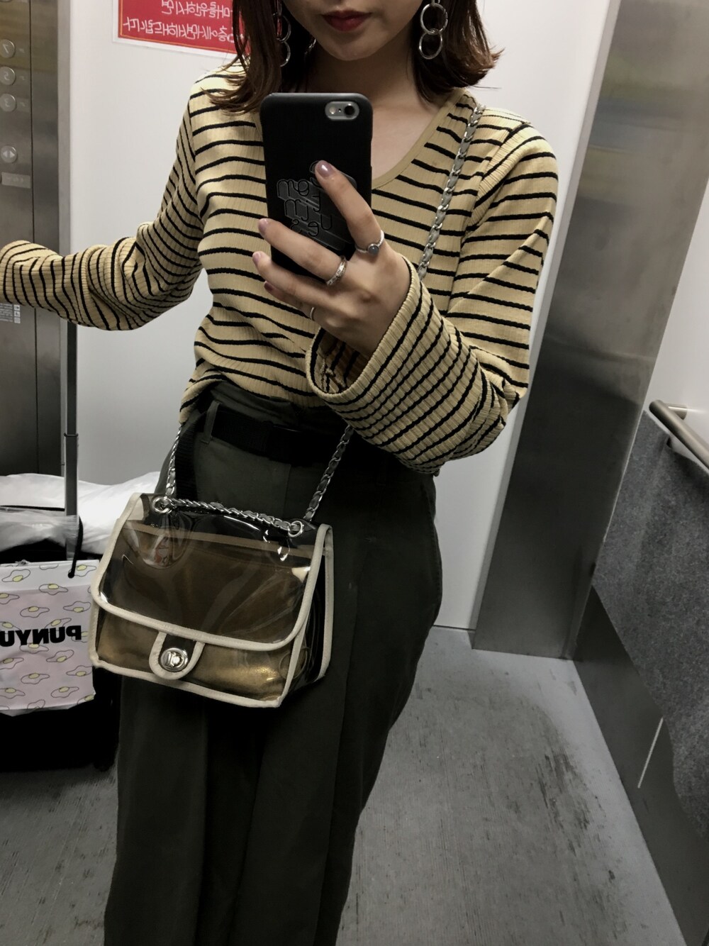 「Kastane、ミリタリー、カーキ、ワイドパンツ、リブT、ボーダー」｜「Kastaneの長袖チビリブTee（Tシャツ/カットソー、ベージュ系）」を使った、k a h oさん（レディース・159cm）の秋コーディネートの1枚目の写真
