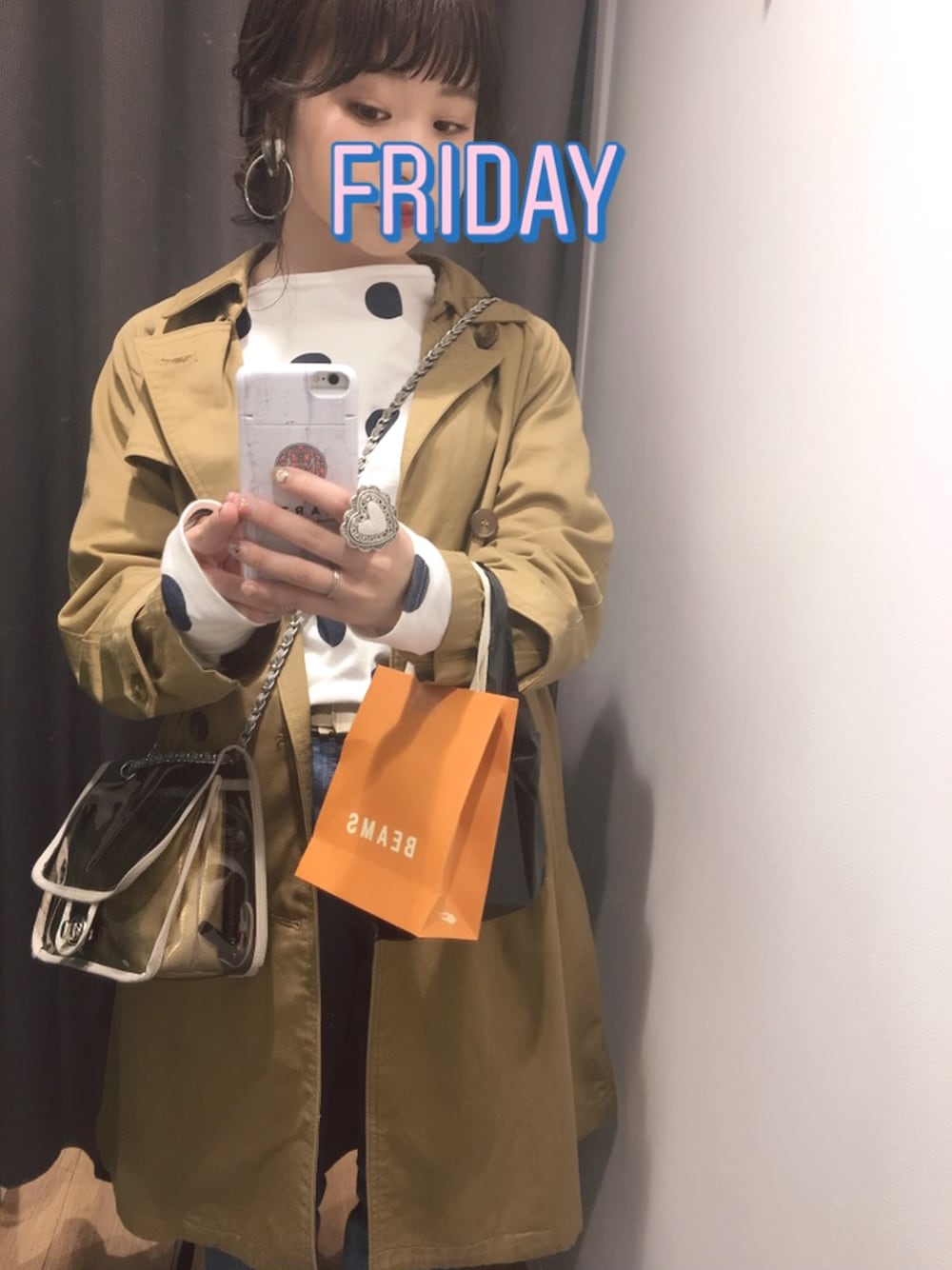「w closetのロングトレンチコート（トレンチコート、ベージュ系）」を使った、k a h oさん（レディース・159cm）の春コーディネートの1枚目の写真