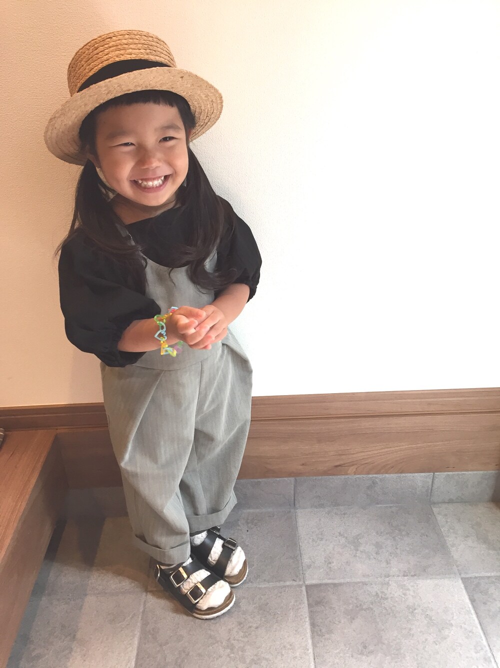 「夏コーデ、キッズコーデ、おんなのこ、シンプル、markey's、カンカン帽、3歳、３歳女の子」｜「MARKEY'Sのアイテム（シャツ/ブラウス、ブラック系）」を使った、hiii-naさん（キッズ・90cm）の夏コーディネートの1枚目の写真